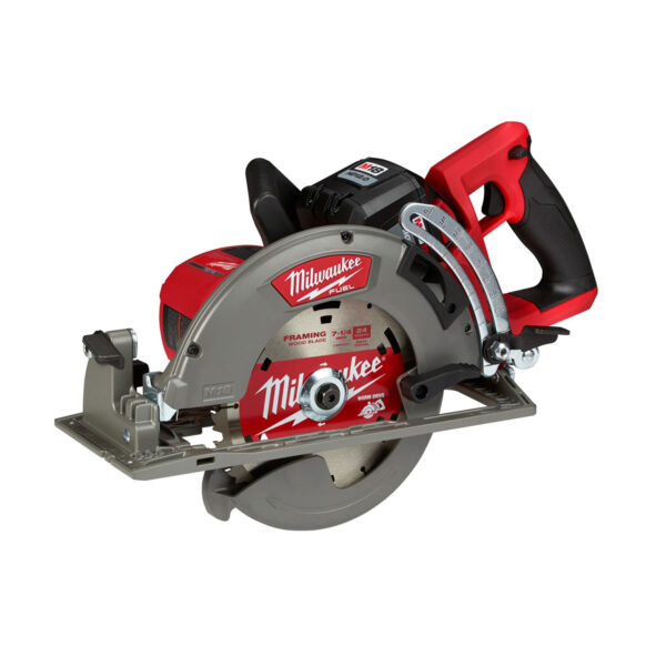 MILWAUKEE M18 FUEL WORM DRIVE REAR HANDLE 7 1/4" CIRCULAR SAW W/ 1 12 AH BATTERY