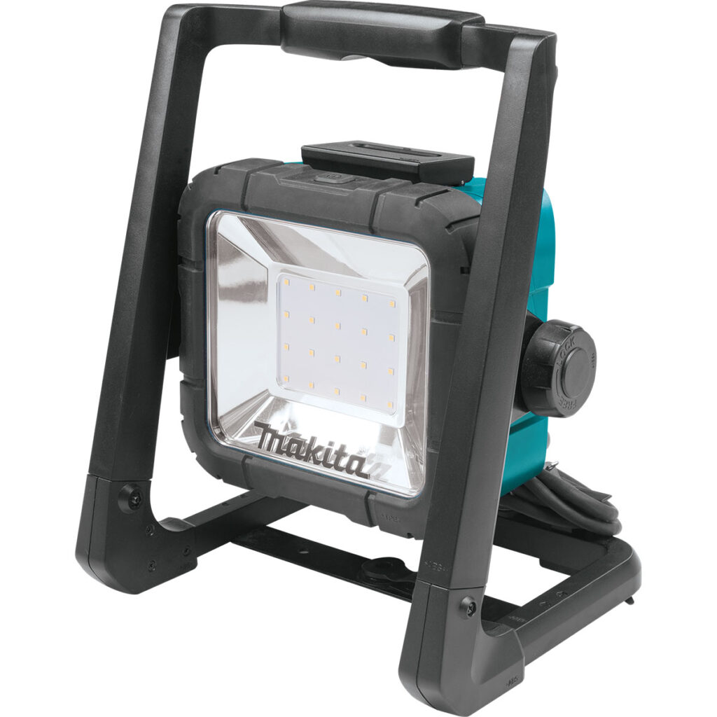 Makita 18V LXT Lithium-Ion Cordless/Corded Flood Light